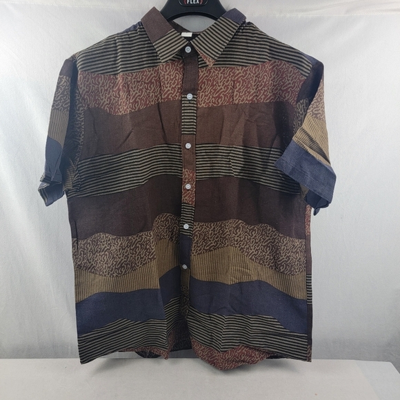 NWOT striped linen looking collared button down short sleeve shirt Size Large - Picture 4 of 6